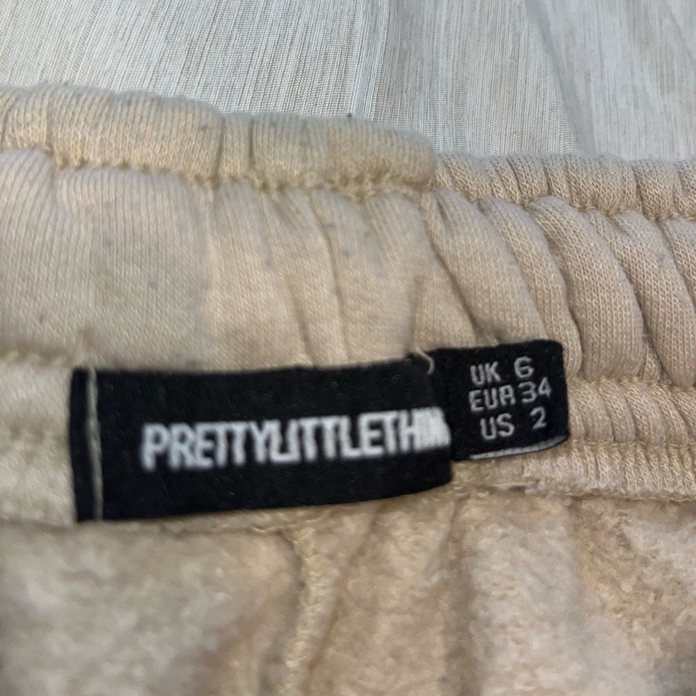 Pretty Little Thing Tan Sweatpants - Picture 4 of 4